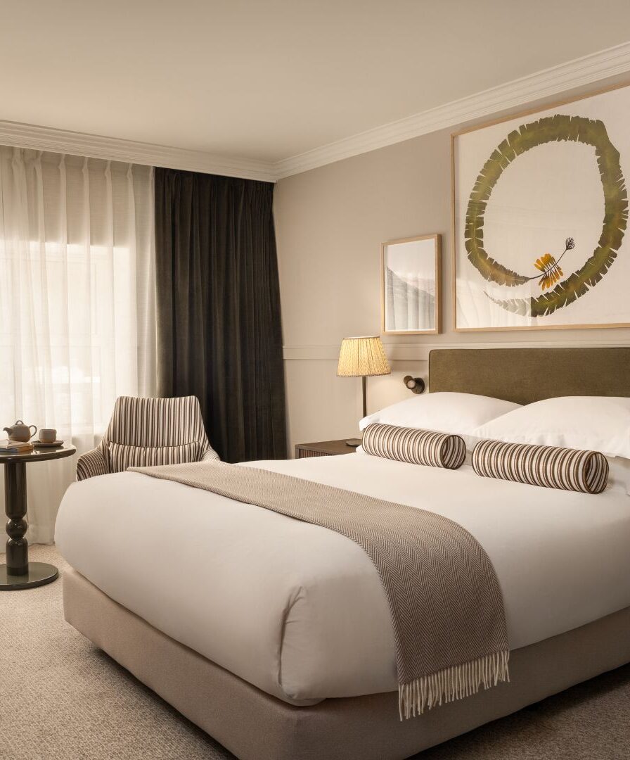 Deluxe room image